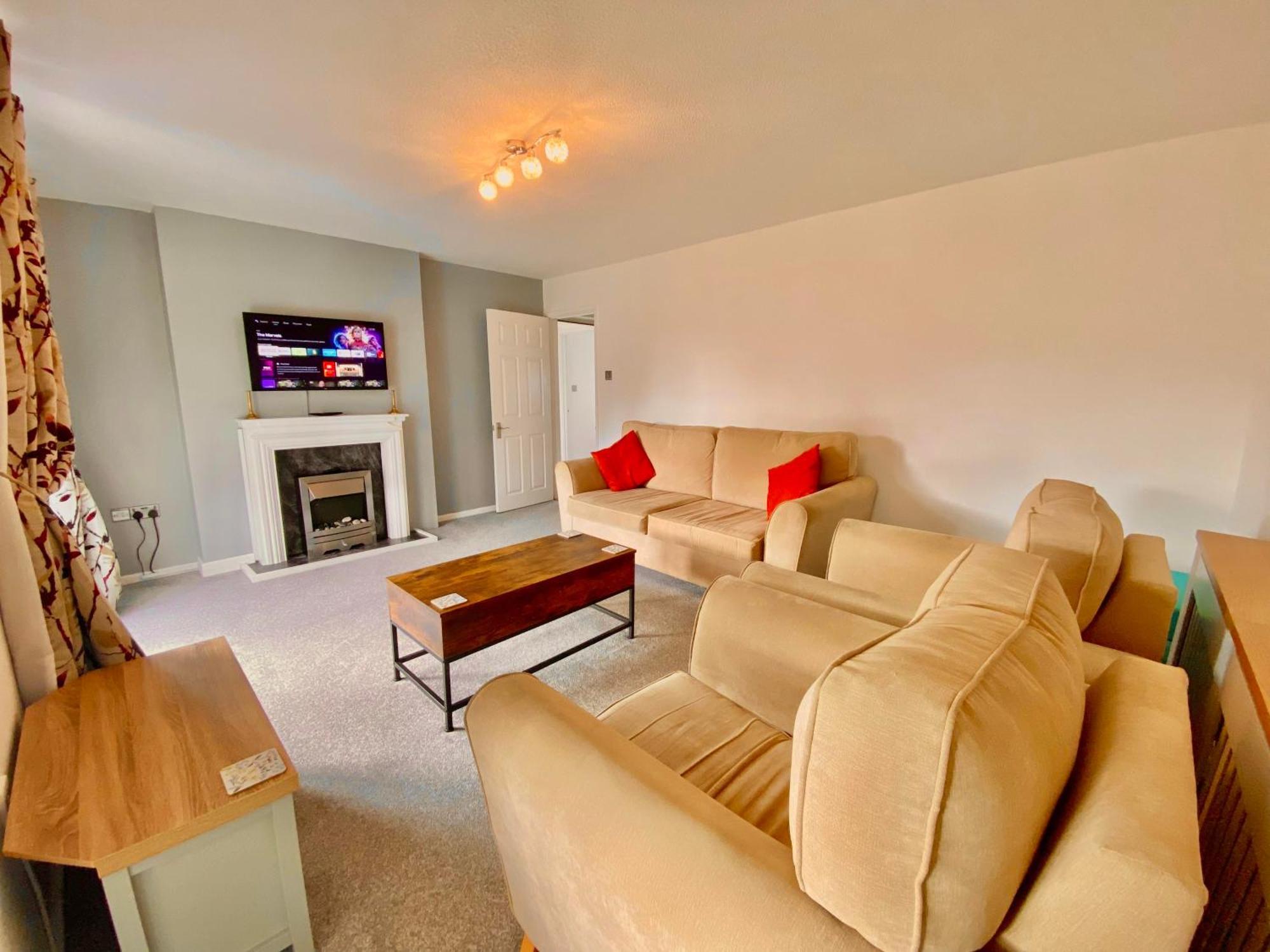 Spacious 3 Bed House, Sleeps 6, Free Parking - 14 Millers Close 레민스터 외부 사진