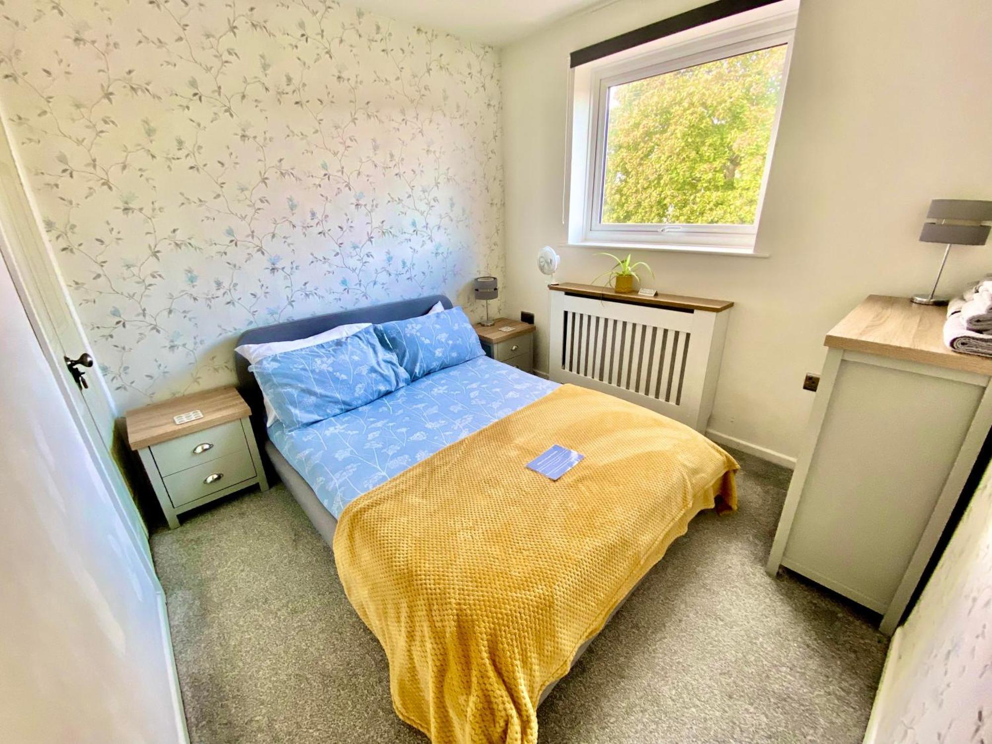 Spacious 3 Bed House, Sleeps 6, Free Parking - 14 Millers Close 레민스터 외부 사진