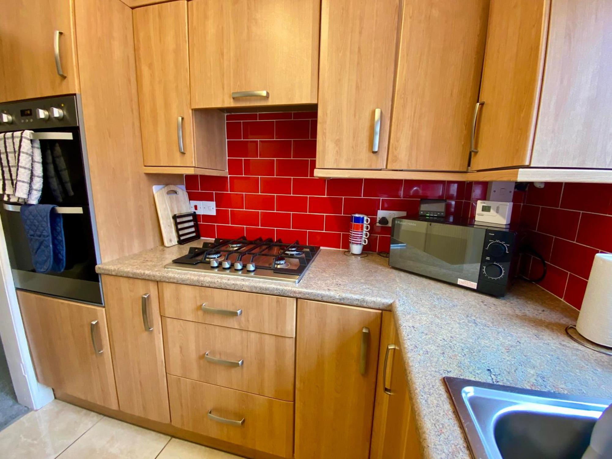 Spacious 3 Bed House, Sleeps 6, Free Parking - 14 Millers Close 레민스터 외부 사진